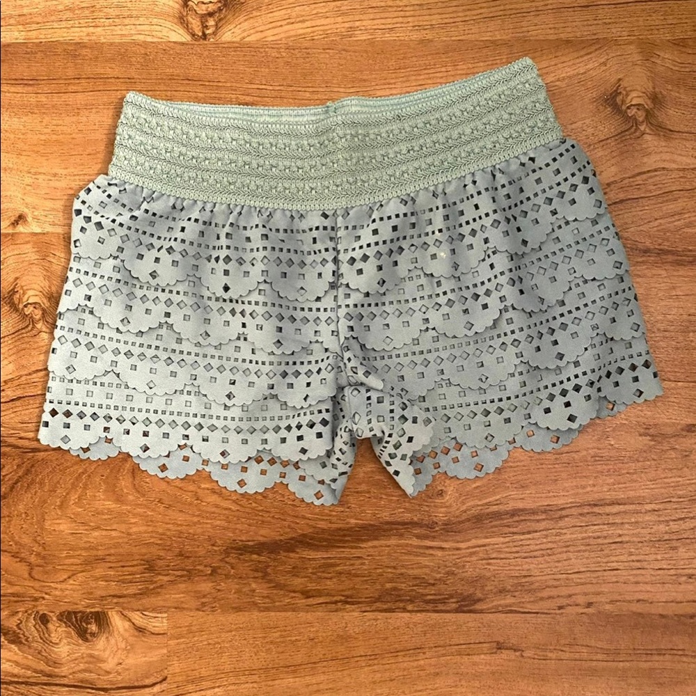 Jade colored eyelet scalloped shorts XS